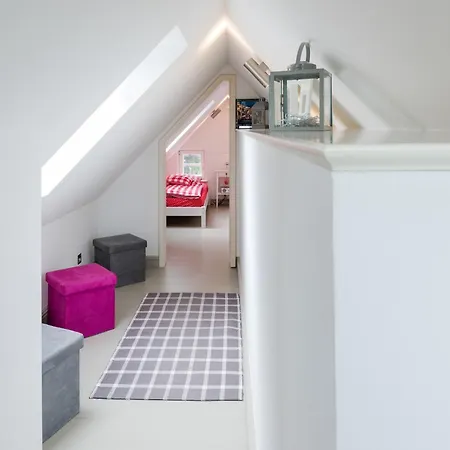 Deichhaus Am Greetsieler Hafen 