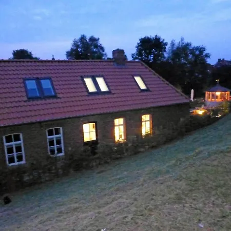 Deichhaus Am Greetsieler Hafen 