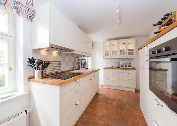 Deichhaus Am Greetsieler Hafen 